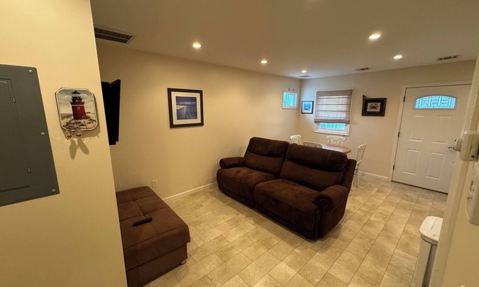 Lavallette Cottage | Seacrest Beach - Lavallette - Cottage B - One Block to Beach!