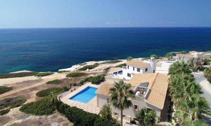 Sea Caves Villa | Seafront 5 Bedroom Villa Paradise in Sea Caves