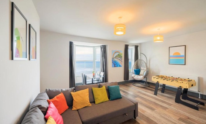 Aberystwyth Apartment | Seafront apartment with balcony, parking and sea views