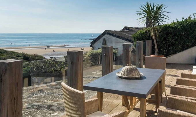Bigbury-on-Sea House | Seafront Beach House with Panoramic Views