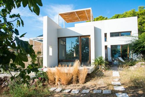 Amarantos Villa | Seafront House in Vathi, Methana