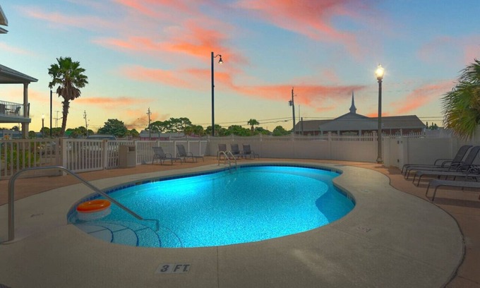 El Centro Beach Apartment | Seaglass Shack: Cozy Studio, Prvt Patio, Dogs OK, FREE Daily Activities, & More!