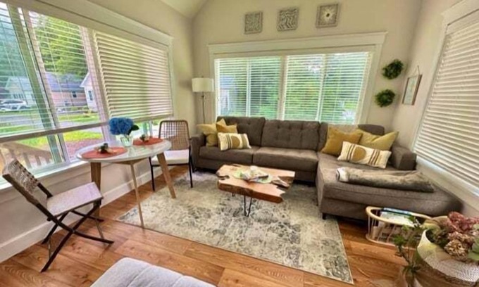 Moody Condo | Seaglass Village Gem! 3 night min, close to Ogunquit Beach