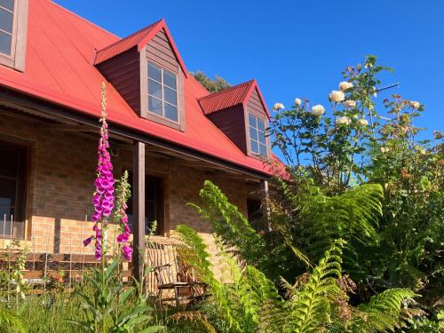 Zeehan Ski Chalet | SeaHen Lodge