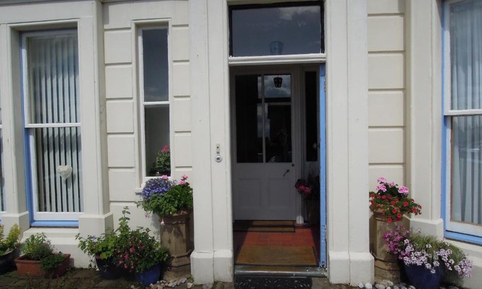 Leven Bed & Breakfast | Seascape Largo