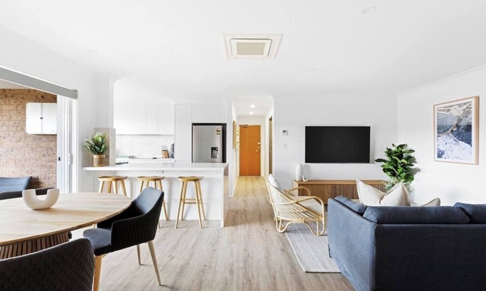 Cronulla Apartment | 'Seascape' - Luxury 2 Bedroom Apartment - moments from Cronulla Beach