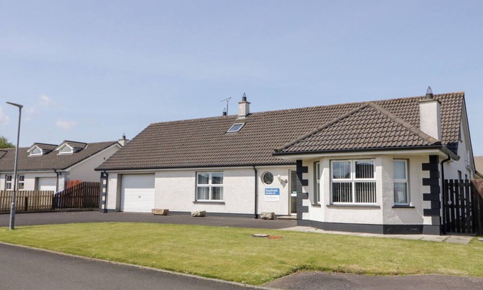 Castlerock House | SEASHELLS, family friendly, country holiday cottage in Castlerock