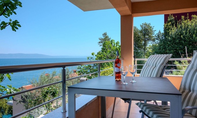 Drenje Apartment | Seaside apartments with amazing ocean view/Apartment for 2 guests with ocean view