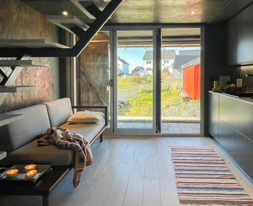 Veiholmen House | Seaside Boathouse In Veiholmen