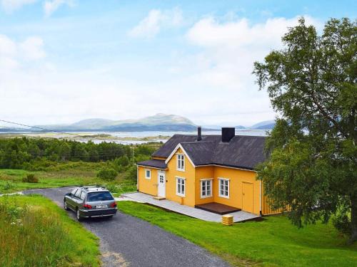 Hamaroy House | Seaside Charm in Hamaroy-By Traum