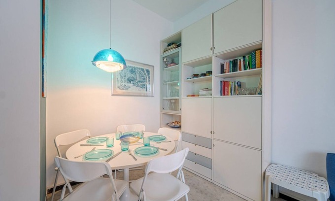Cavi Apartment | Seaside Flat x 6 chalkboard! Free Parking
