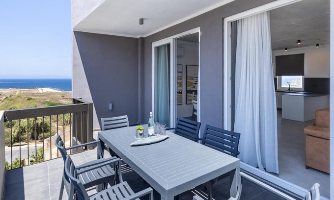 St. Andrew's Apartment | Seaside Luxury in Pembroke St Julians