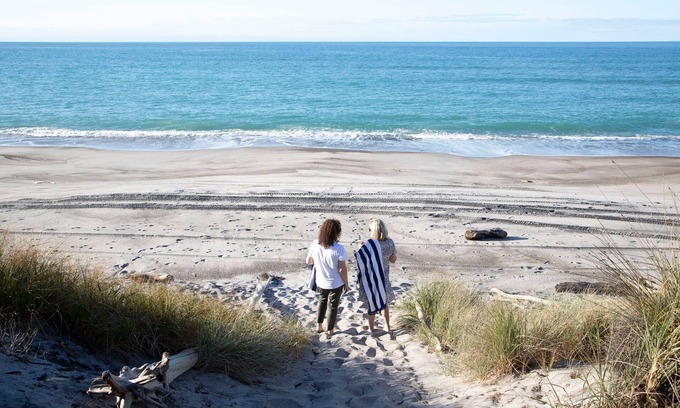 Pukehina House | Seaside Sanctuary - Wedding spot on the beach