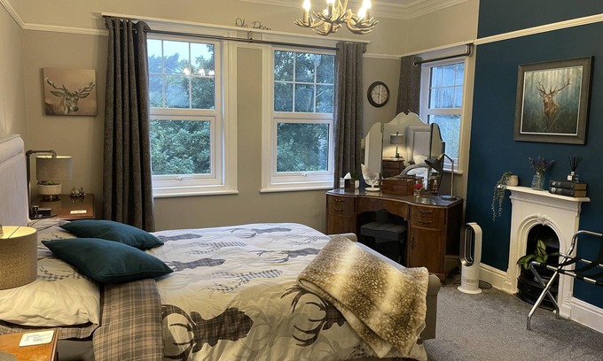 Scarborough House | Seaside-Scarborough-WiFi-Parking-PetsOK-Sleeps-7/8