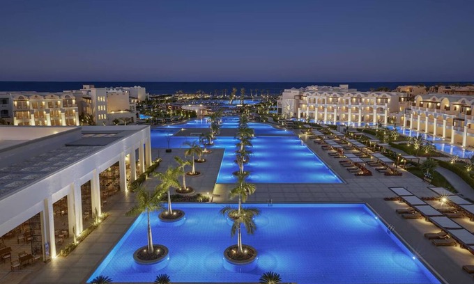 El Quseir House | Seaside Serenity | 3 Poolside Rooms + Spa, Yoga, Tennis & Coral Reef Diving
