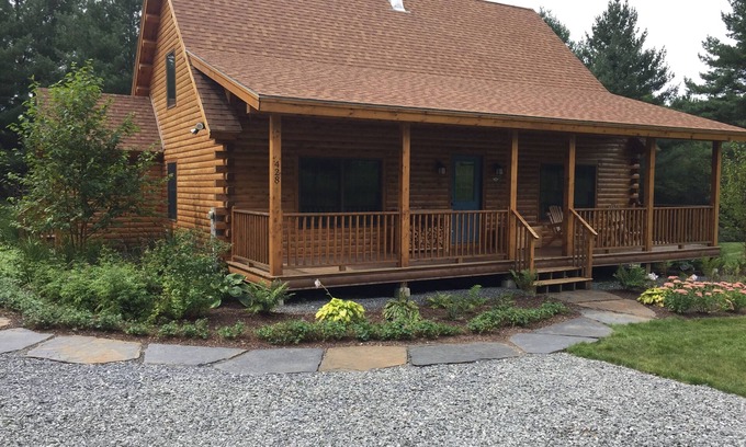 Wilmington Apartment | Seasonal Rental Available - One-Bedroom Apartment in Wilmington, VT