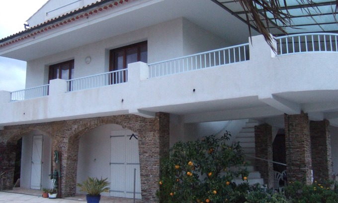 Sanary-sur-Mer Apartment | SEASONAL RENTAL GROUND FLOOR OF VILLA 4 TO 6 PEOPLE