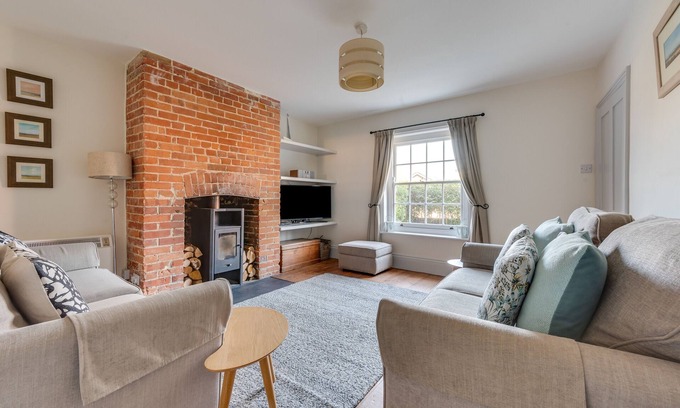 Weybourne House | Seastone - Two Bedroom House, Sleeps 4