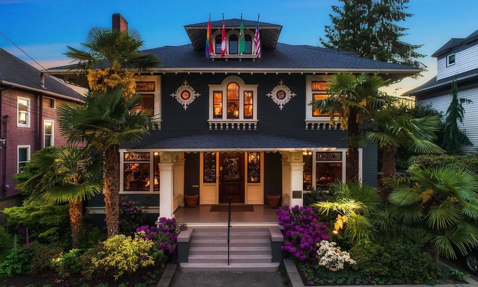 Stevens House | Seattle's Urban Oasis