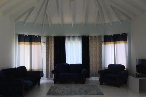 Anse La Raye House | Seaview Oasis