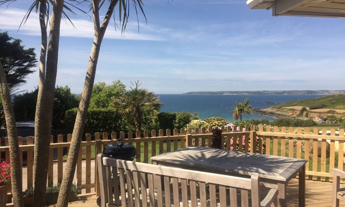 Perranuthnoe House | "SEAWARDS" PERFECT SEASIDE HOLIDAY HOME FOR 4/6 IN PERRANUTHNOE, CORNWALL