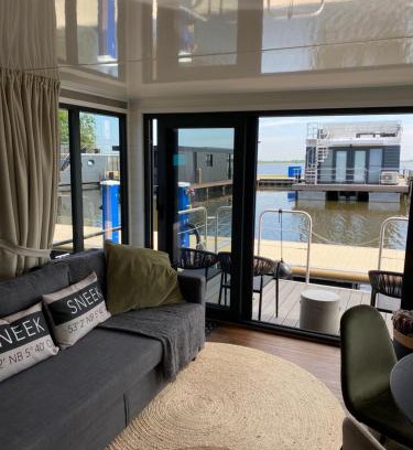 Offingawier Boat Rental | SeaYou House boat
