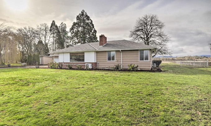 Albany House | Secluded Albany Escape, Pet Friendly with Fee