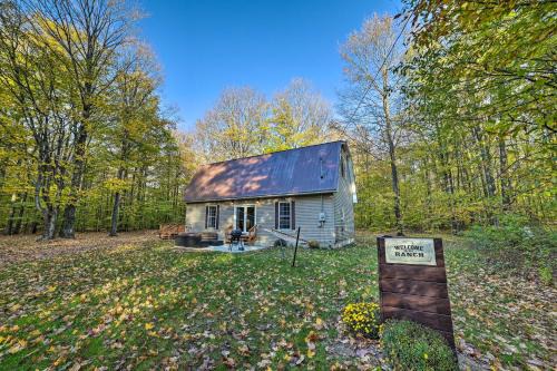 Frederic House | Secluded and Rural Frederic Home with Barn on 25 Acres