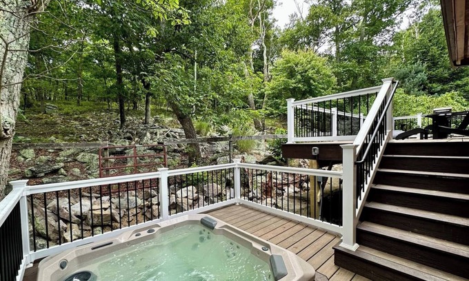 Kabletown Cabin | Secluded Cabin a Stone's Throw From the A.T.!