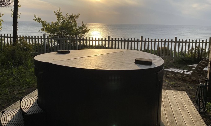 South Haven House | Secluded Charm on the Bluff: Sunset Views, Hot Tub & Stunning Lake Scenery!