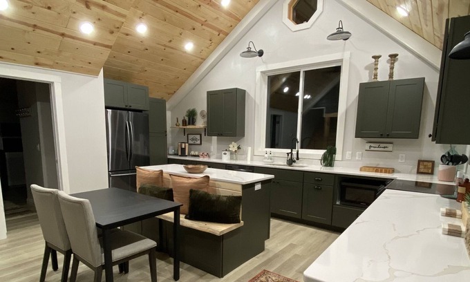 Osseo Other | Secluded Modern Farmhouse