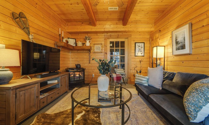 Mars Hill Cottage | Secluded Mtn-view Retreat in Mars Hill