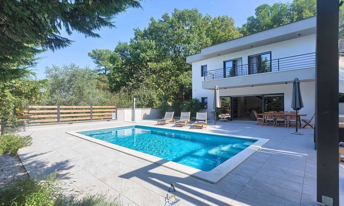 Pomer Villa | Secluded pine forest villa by the sea for up to 10 guests