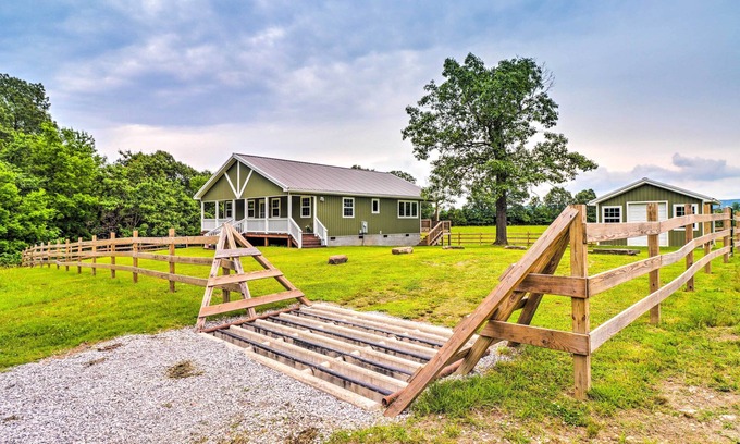 Newnata Cottage | Secluded Timbo Retreat - Hike, Swim & Kayak!