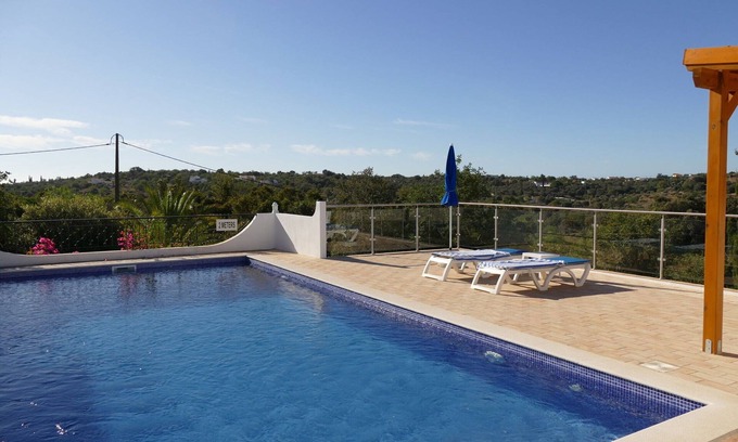 Quinta das Raposeiras Villa | Secluded Villa With a Private Swimming Pool