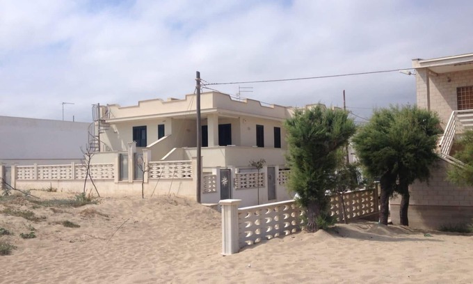 San Pietro in Bevagna House | Second floor house with sea view beach access with terrace