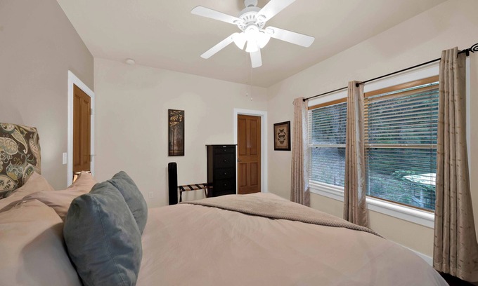 O'Brien Bed & Breakfast | Second story luxury stay with breakfast delivered!