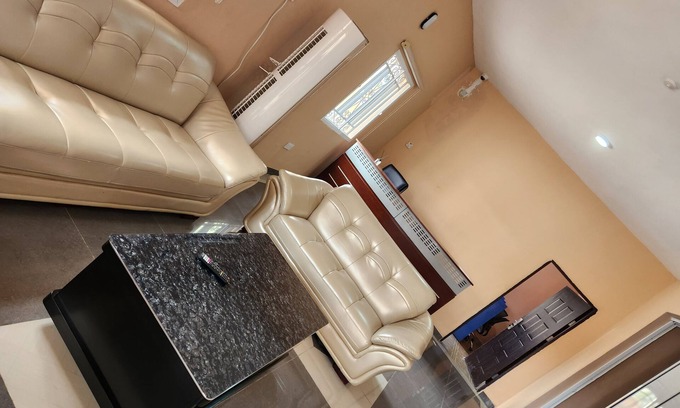Ofin House | See Good Guest House Enimarire