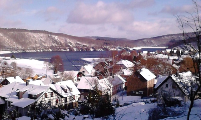 Woffelsbach Apartment | Seeblick Ferienwohnung am Rursee - Nationalpark Eifel