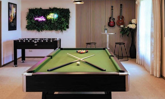 Swan Hill House | Seednest |Game room & TropGarden