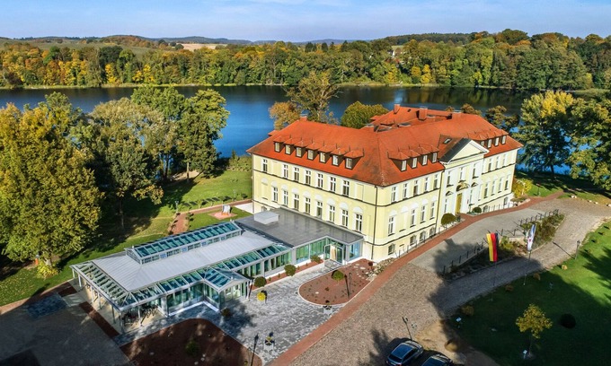 Buelow Hotel | Seeschloss Schorssow
