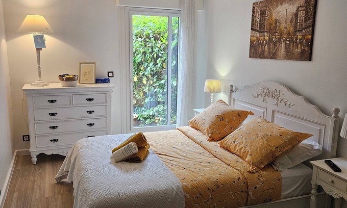 Chatou Apartment | Seine waterfront: 8min from La Défense, 15min from Paris and 20min from Stade de France