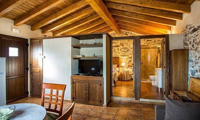 Aldeanueva de la Sierra Cottage | Self catering Los Monteros for 3 people