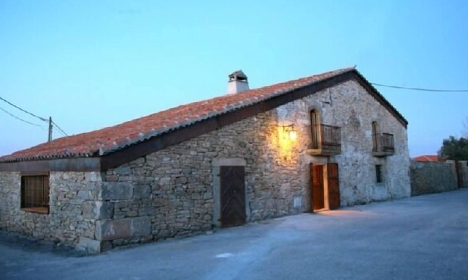 El Gejo de los Reyes Cottage | Self catering cottage La Abadía de Galicán for 10 people