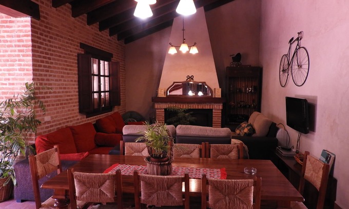 San Carlos del Valle Cottage | Self catering Vallehermoso for 12 people