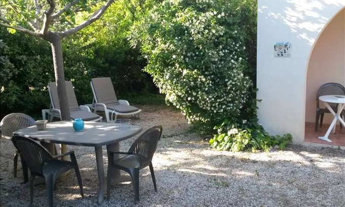 Le Brusc Cottage | Self-catering cottage 400m from the beach, run by olive growers