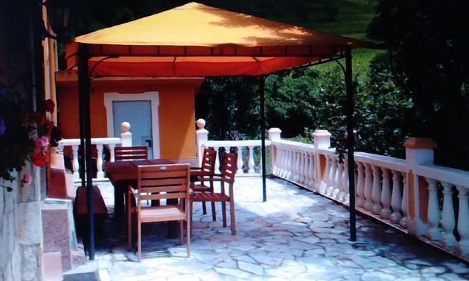 Santovena Cottage | Self catering cottage La Viesca for 6 people