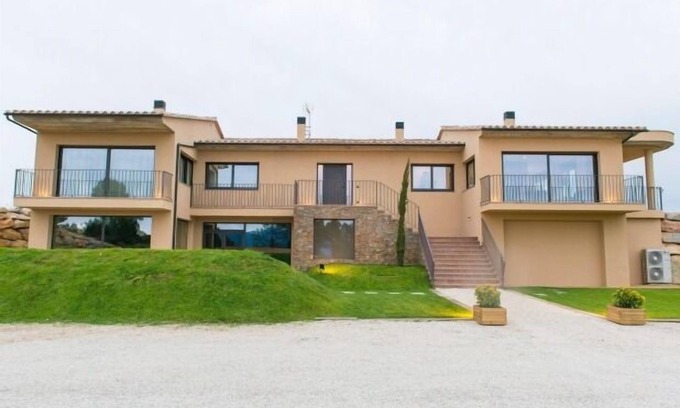 Vilafreser Villa | Self catering El Serrat for 15 people