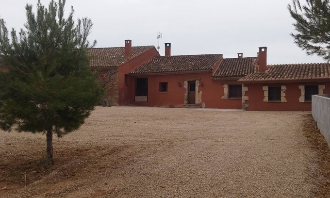 Torrelles de Foix Cottage | Self catering Can Cruset Agroturisme for 16 people