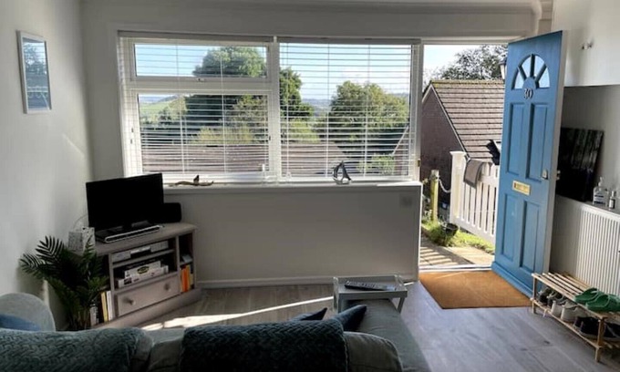 Charmouth Apartment | Self-catering studio in beautiful Charmouth